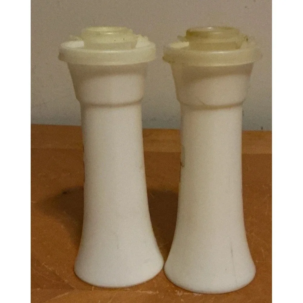 Vtg TUPPERWARE Hourglass Salt & Pepper‎ Shakers 6